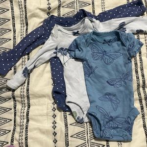 Carter’s 3 pack of onesies